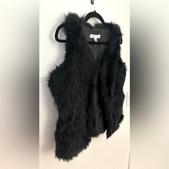 New York & Company Black Faux Fur Vest - Picture 3 of 5